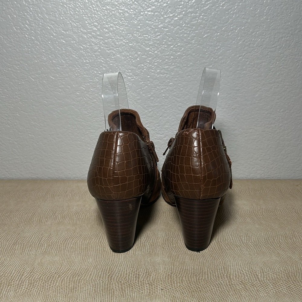 Bella Vita Thea Ankle Boots - Picture 11 of 14